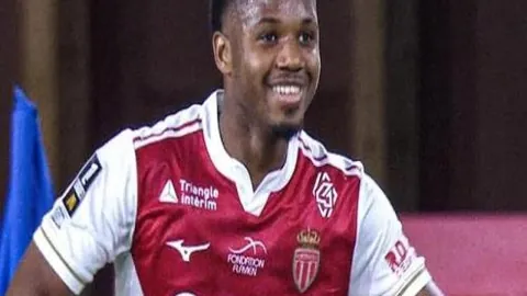 阿利森客战巴黎9次扑救，荣获利物浦3月最佳球员称号