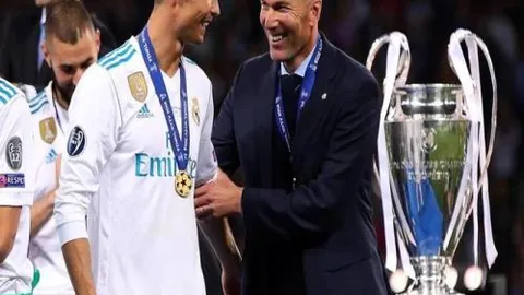 女神归来，碧海蓝天映比基尼！朴志洙爱妻沙滩写真美艳亮相