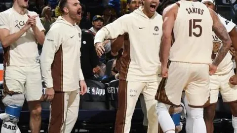 王曼昱顺利晋级WTT重庆冠军赛下一轮